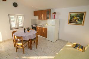 Apartments by the sea Zubovici, Pag - 9678