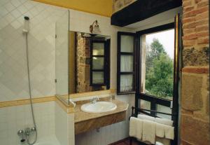 Casona de San Pantaleón de Aras