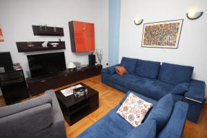 Apartments with parking space Makarska - 9696