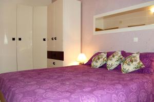 Apartments with parking space Makarska - 9696