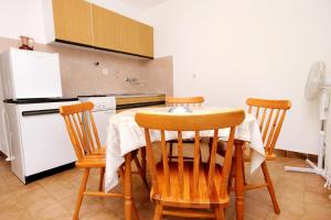 Apartments by the sea Marina, Trogir - 10003