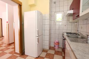 Apartments by the sea Korcula - 10042