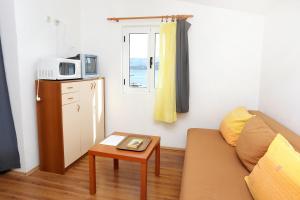 Apartments by the sea Zuronja, Peljesac - 10123