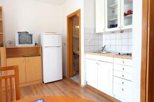 Apartments by the sea Zuronja, Peljesac - 10123