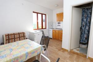 Apartments with parking space Trpanj, Peljesac - 10131