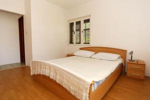 Apartments with parking space Trpanj, Peljesac - 10148