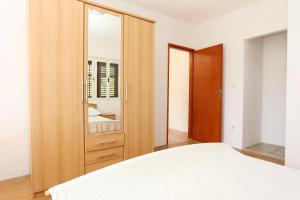 Apartments with parking space Trpanj, Peljesac - 10148