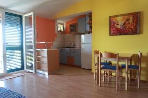 Apartments by the sea Loviste, Peljesac - 10197