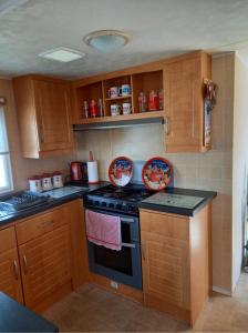 Golden Palm, Meadow View 24, Chapel St Leonards