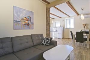 Apartments with WiFi Mali Losinj (Losinj) - 11880