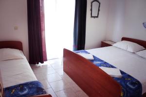 Apartments and rooms by the sea Podgora, Makarska - 11894