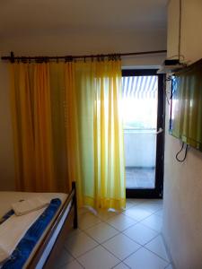 Apartments and rooms by the sea Podgora, Makarska - 11893
