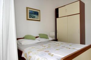 Apartments by the sea Trogir - 11895