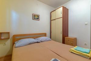 Apartments by the sea Basina, Hvar - 11923