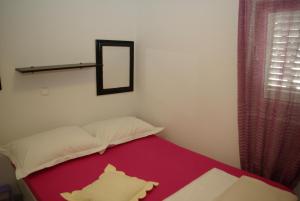 Apartments with parking space Makarska - 12063