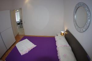 Apartments with parking space Makarska - 12063