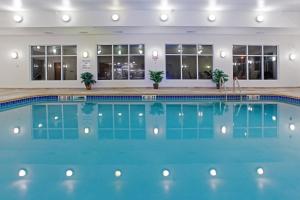 Holiday Inn Express & Suites Buffalo by IHG
