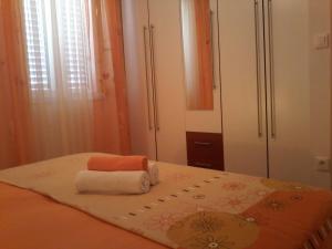Apartments with parking space Vinisce, Trogir - 12248