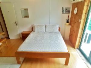 Apartments with a parking space Drvenik Donja vala, Makarska - 12297