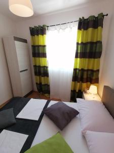 Apartments and rooms with parking space Crikvenica - 12305