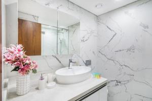 The Smart Concierge - Waves By KASCO