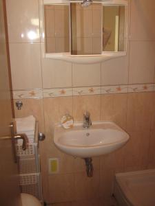 Apartments with WiFi Baska Voda, Makarska - 12509