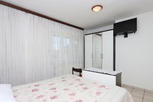 Apartments with WiFi Crikvenica - 12592
