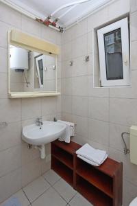 Apartments with WiFi Crikvenica - 12592