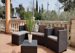 Villa Lluna Sitges 15 minutes drive from Sitges Swimming pool XXL 16 people