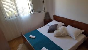 Apartments with parking space Pag - 12649