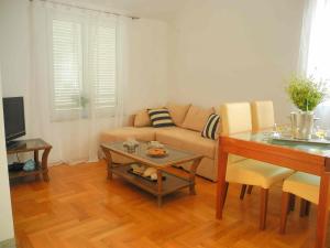 Apartments by the sea Jezera, Murter - 12728