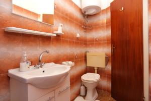 Apartments by the sea Stanici, Omis - 12723