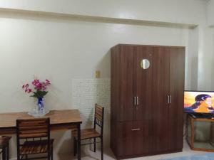Budget Friendly Staycation in Valley Golf