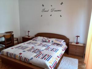 Apartments and rooms with a swimming pool Kampor, Rab - 12773