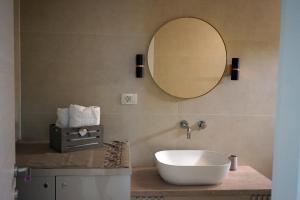 Apartments with a parking space Omisalj, Krk - 12793