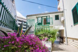 Apartments by the sea Biograd na Moru, Biograd - 12829 