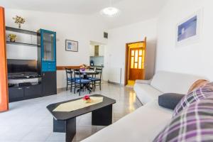 Apartments by the sea Biograd na Moru, Biograd - 12829