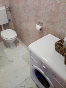 Apartments with a parking space Split - 12846