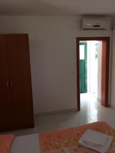 Apartments by the sea Zaostrog, Makarska - 12951