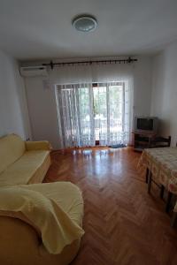 Apartments with a parking space Novalja, Pag - 13006