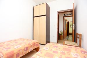 Apartments by the sea Rogoznica - 13012