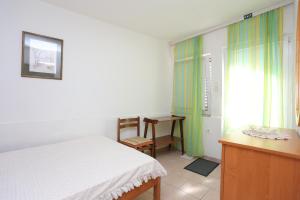 Apartments by the sea Rogoznica - 13012