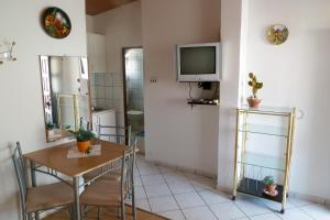 Apartments by the sea Stara Novalja, Pag - 13084