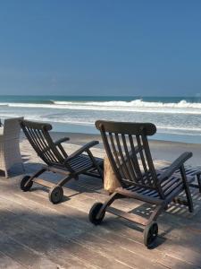 Beachfront Villa Nixie and the Sea Tabanan
