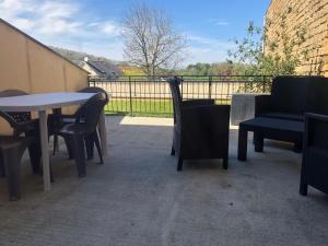 Maisons de vacances Les villas d'Hannogne : Maison 2 Chambres