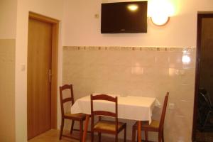 Apartments by the sea Pag - 13251