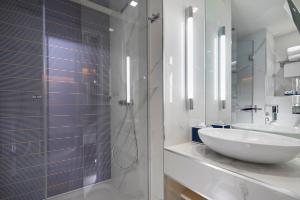 Hotels Hotel Dress Code : photos des chambres