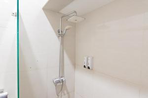 RedDoorz Plus @ Point Phila Cihampelas