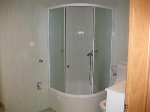 Apartments by the sea Bol, Brac - 13665