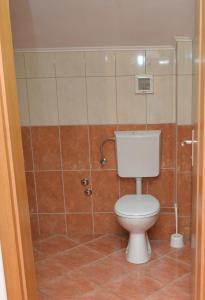 Apartments by the sea Gradac, Makarska - 13681